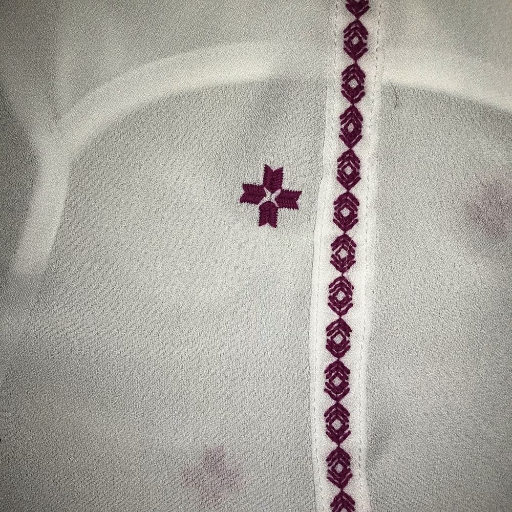 Beautiful bell sleeved sheer blouse - Picture 6 of 6